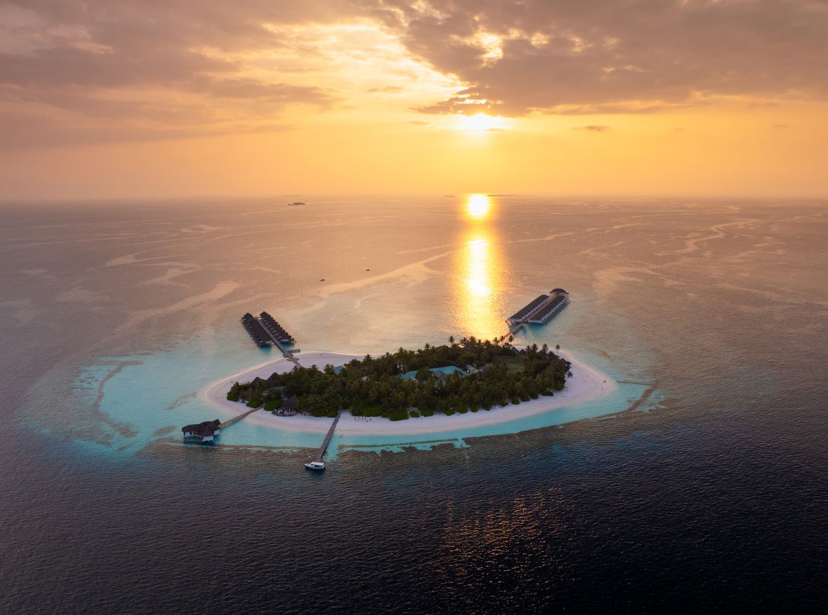 Angaga Island Resort & Spa