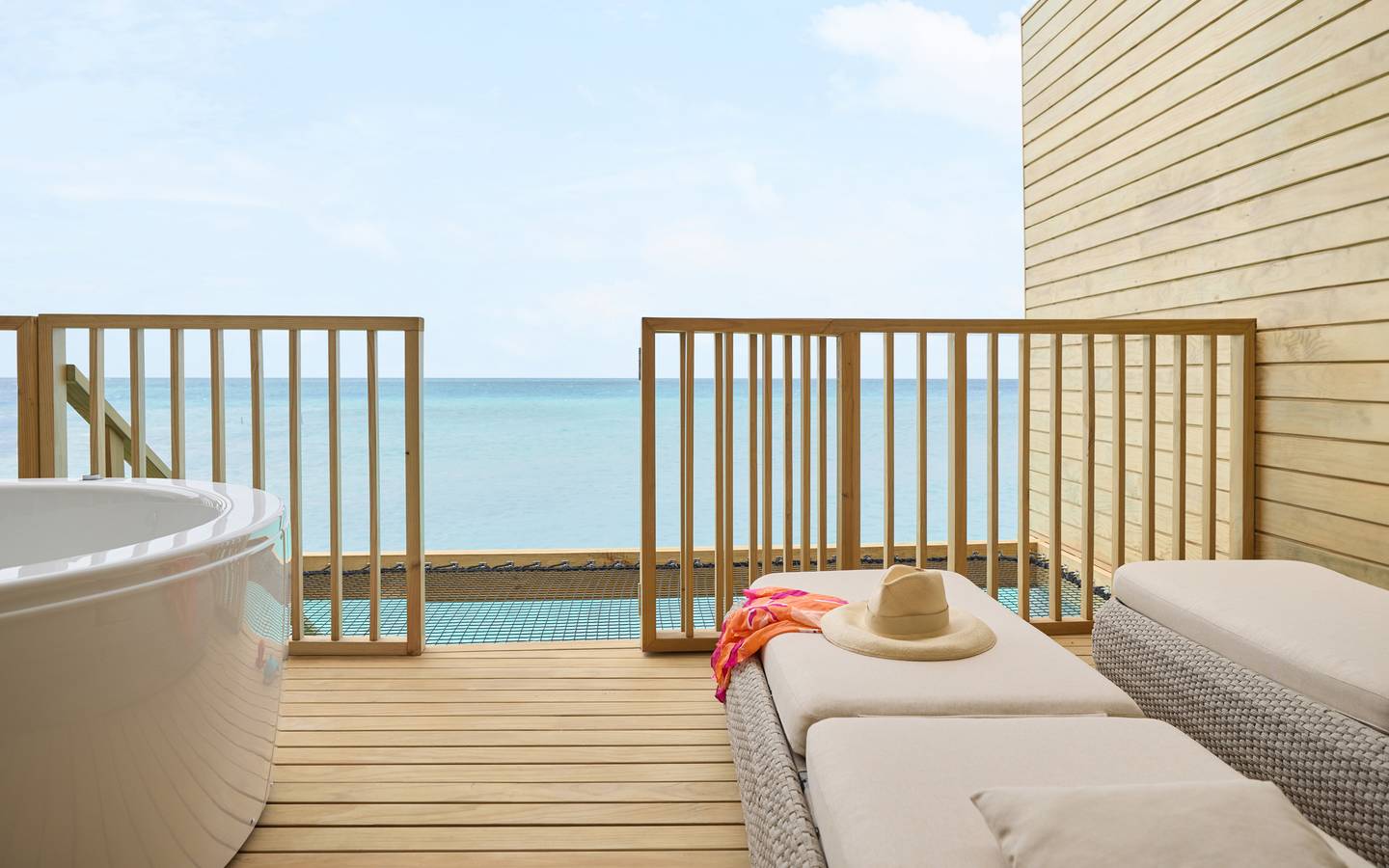 Mirage_Overwater_Sunset_Villa_with_Jauczzi_2