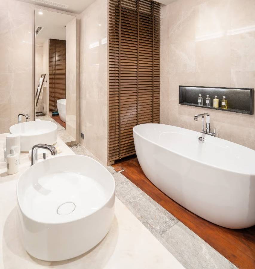 Madifushi_Private_Island_Maldives_Sunset_Serene_Pool_Villa_Bathroom