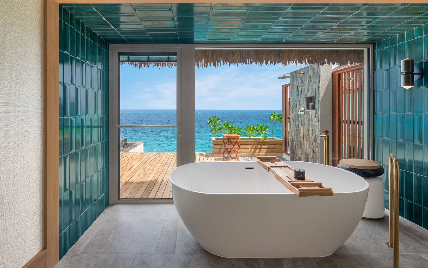 JW_Marriott_Kaafu_Atoll_One_Bedroom_Overwater_Pool_Villa_bathroom