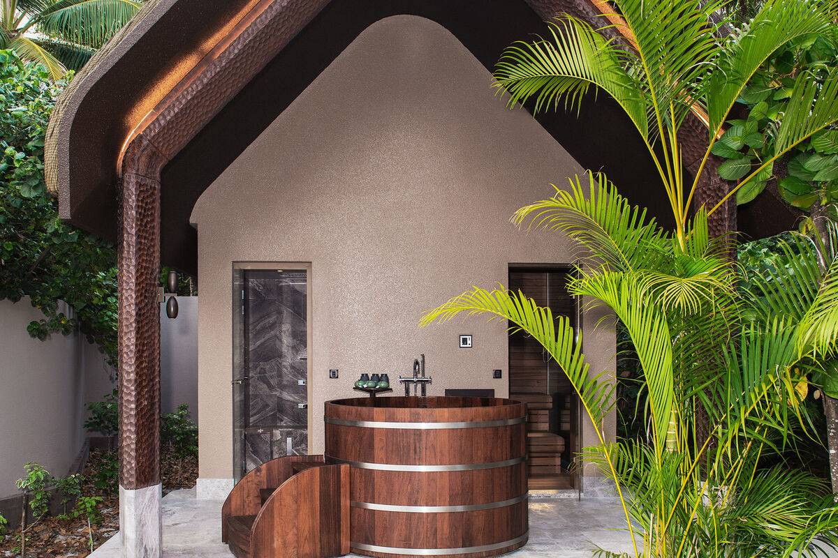 JOALI BEING | Three Bedroom Wellbeing Beach Residence | Außenbad mit Sauna