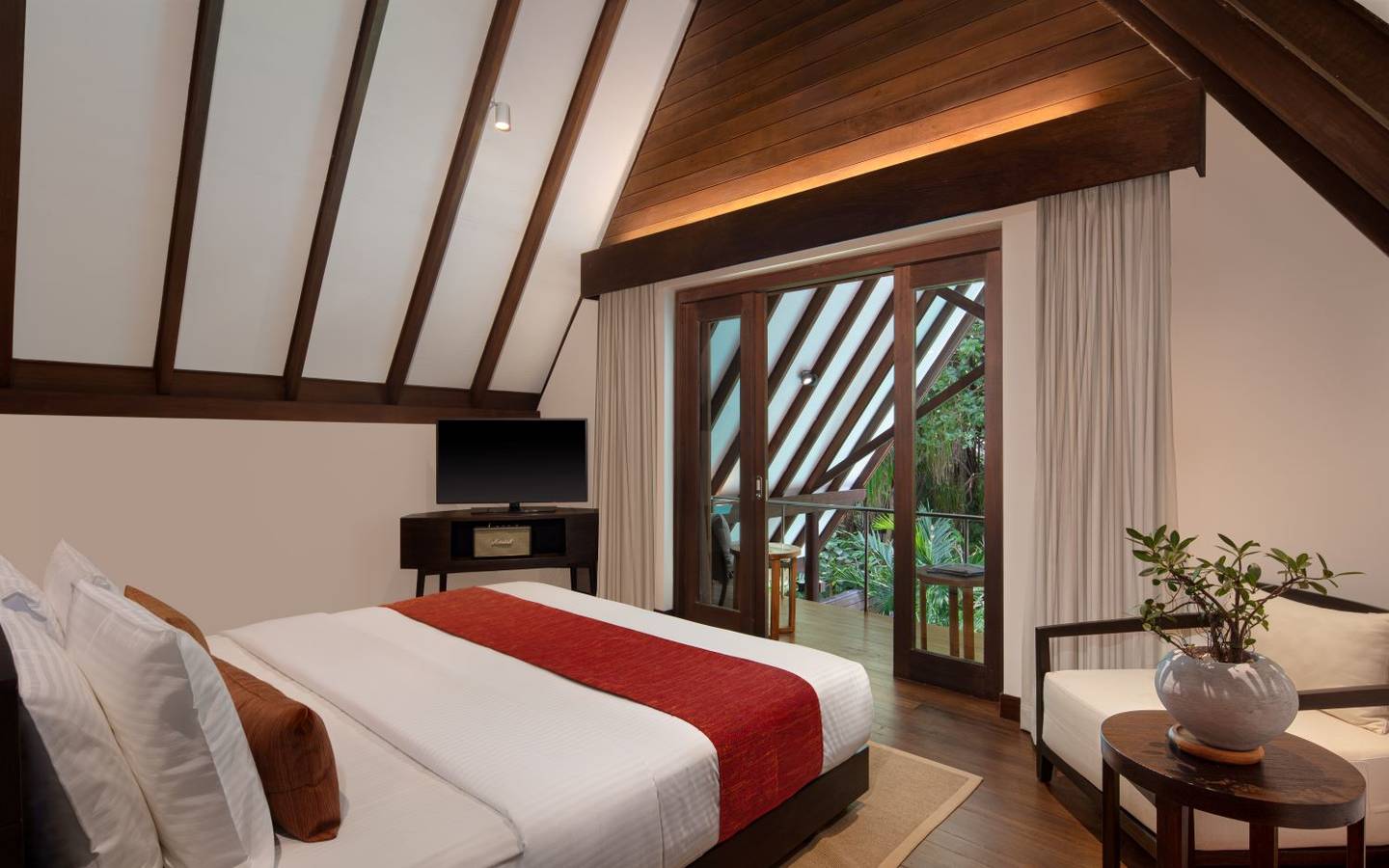 Duplex Honeymoon Suite