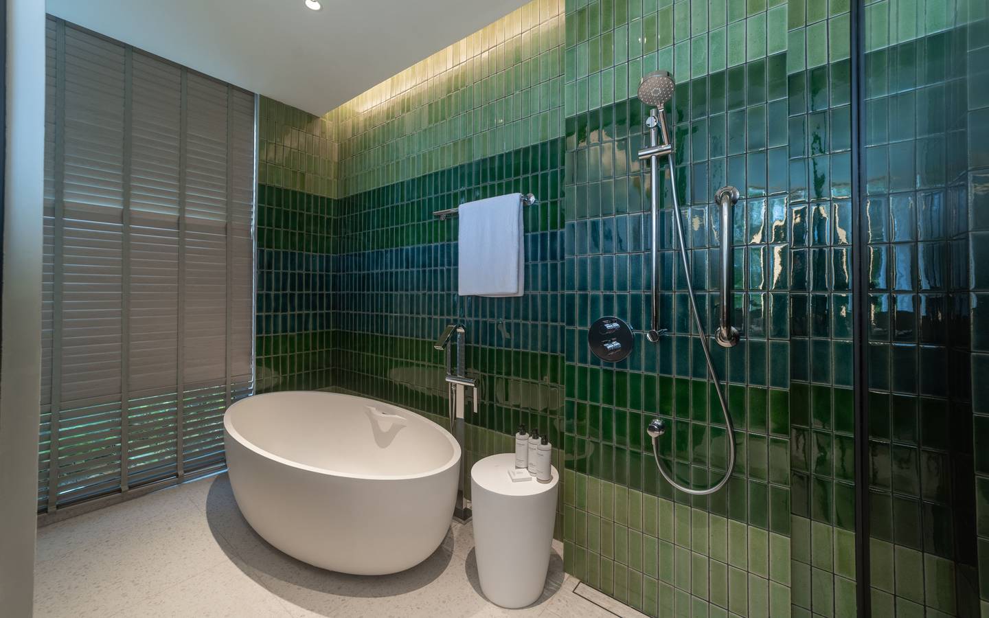 So_Maldives_Two_Bedroom_Lagoon_Beach_Pool_Loft_18