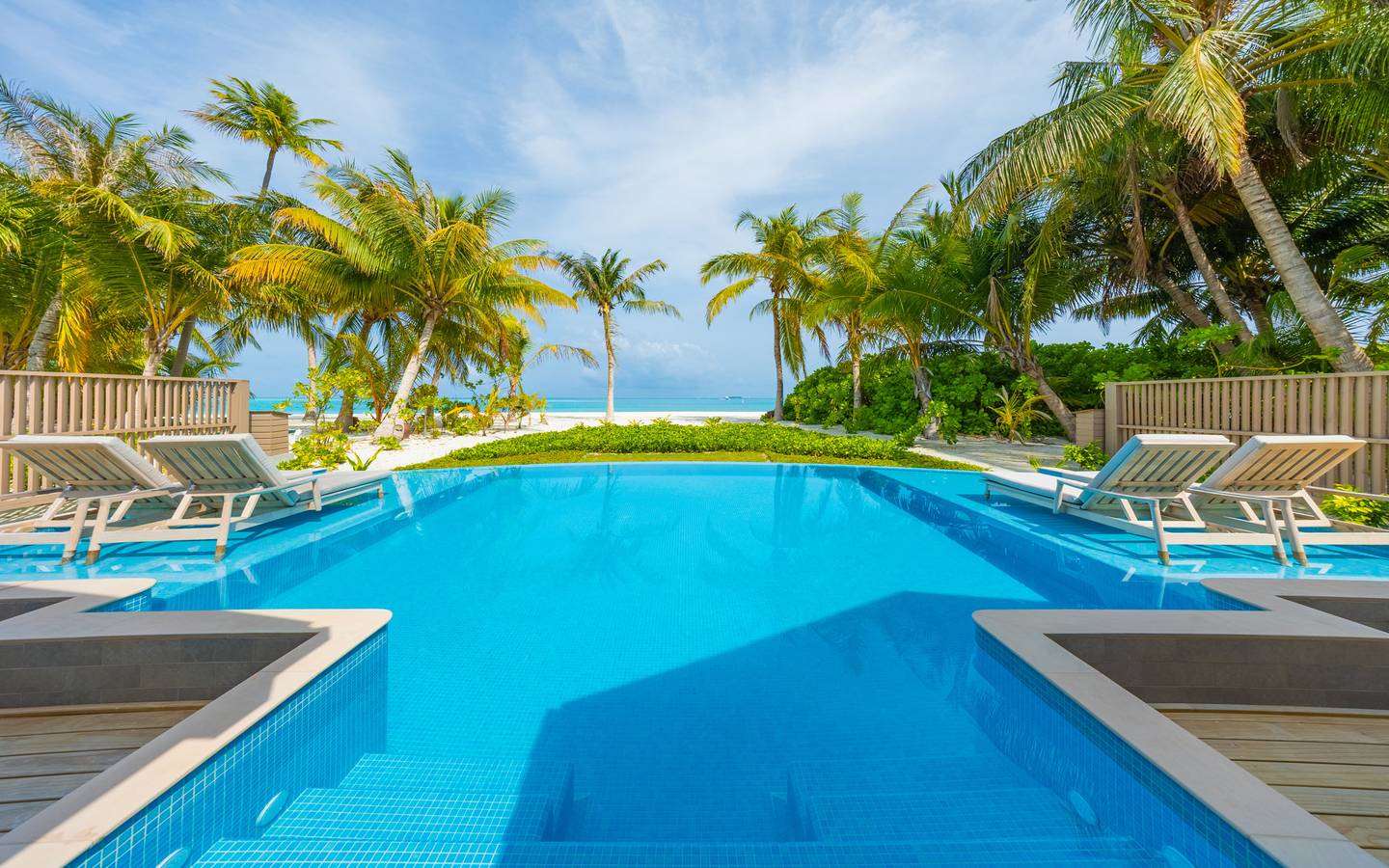 Meeru_Island_Two_Bedroom-Beach-Pool-Villa-Pool