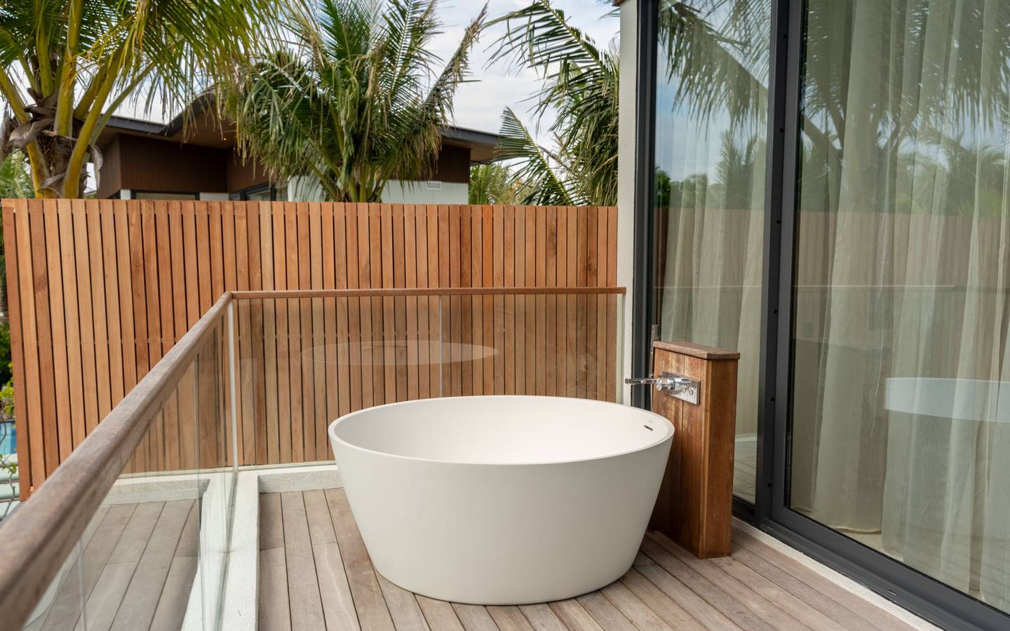 So_Maldives_Two_Bedroom_Lagoon_Beach_Pool_Loft_19