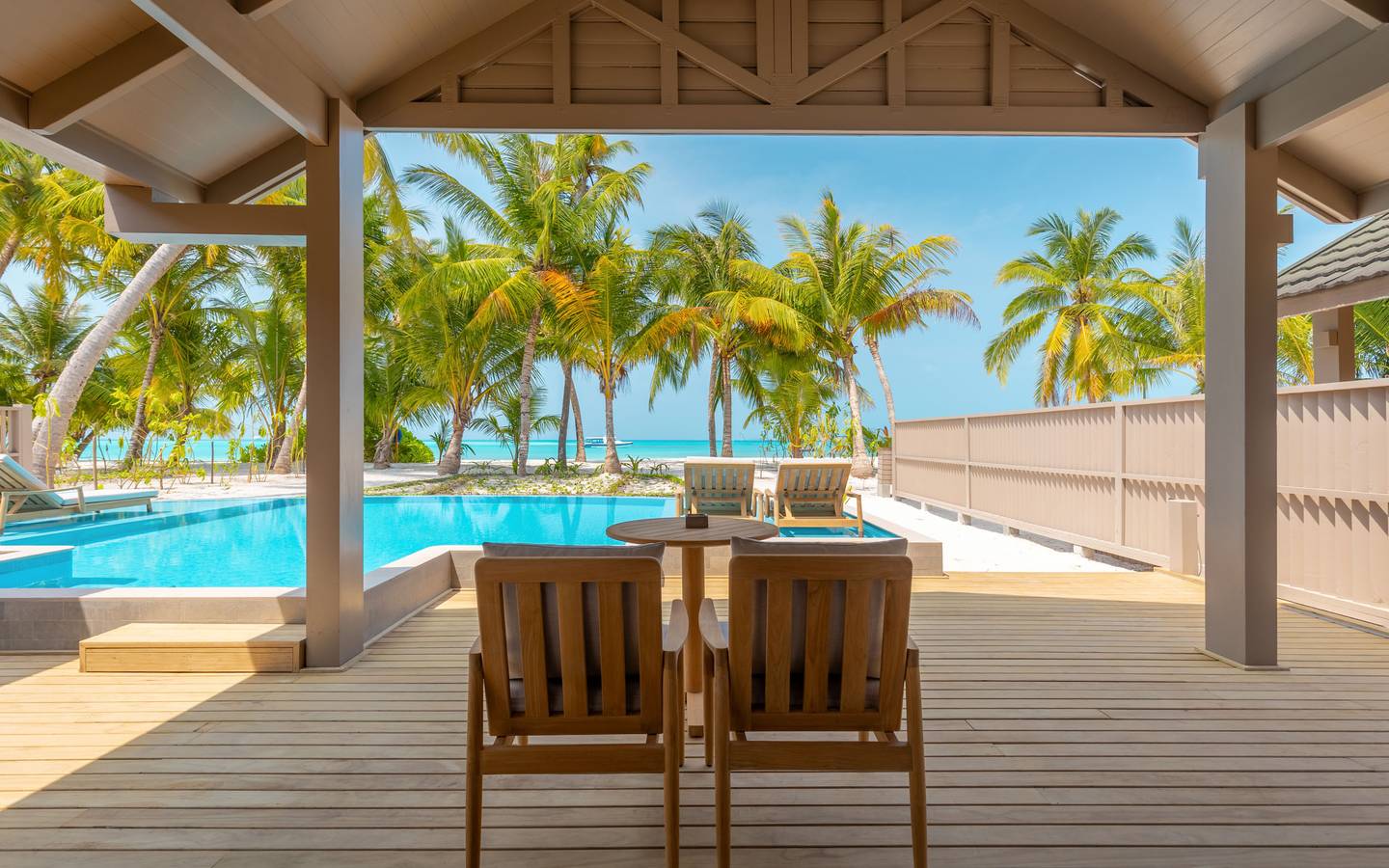 Meeru_Island_Two_Bedroom-Beach-Pool-Villa-Aerial_exterieur_1