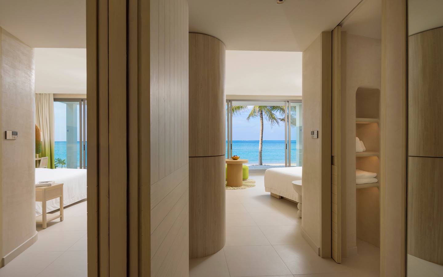 Centara_Mirage_Beachfront_Room_with_Jacuzzi_1