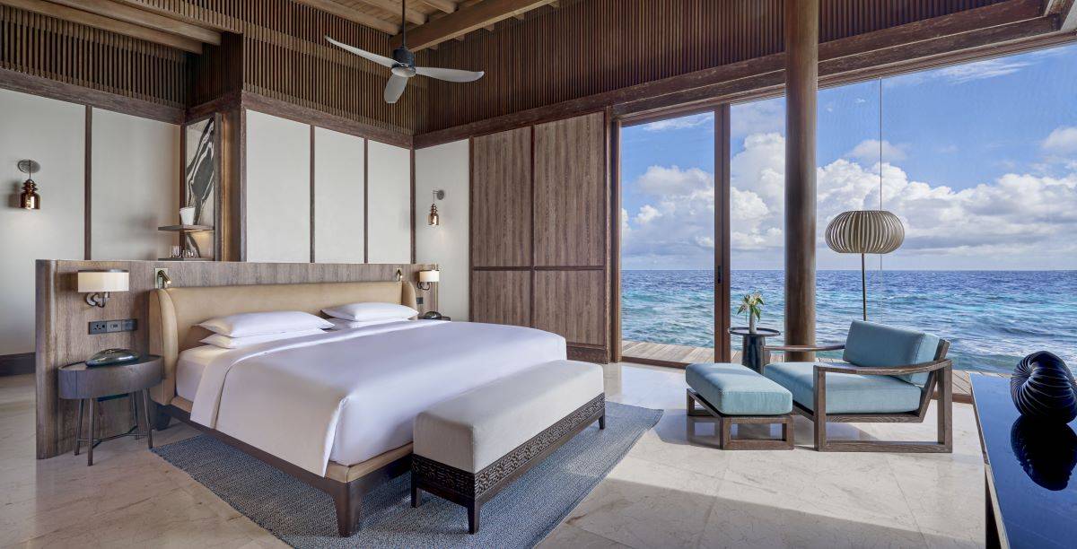 Park Hyatt Maldives Hadahaa, Kiaali Residence, Schlafzimmer mit Meerblick