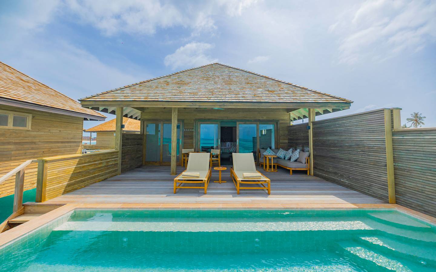 Nala_OceanPoolVillaExteriorPool&Deck_1