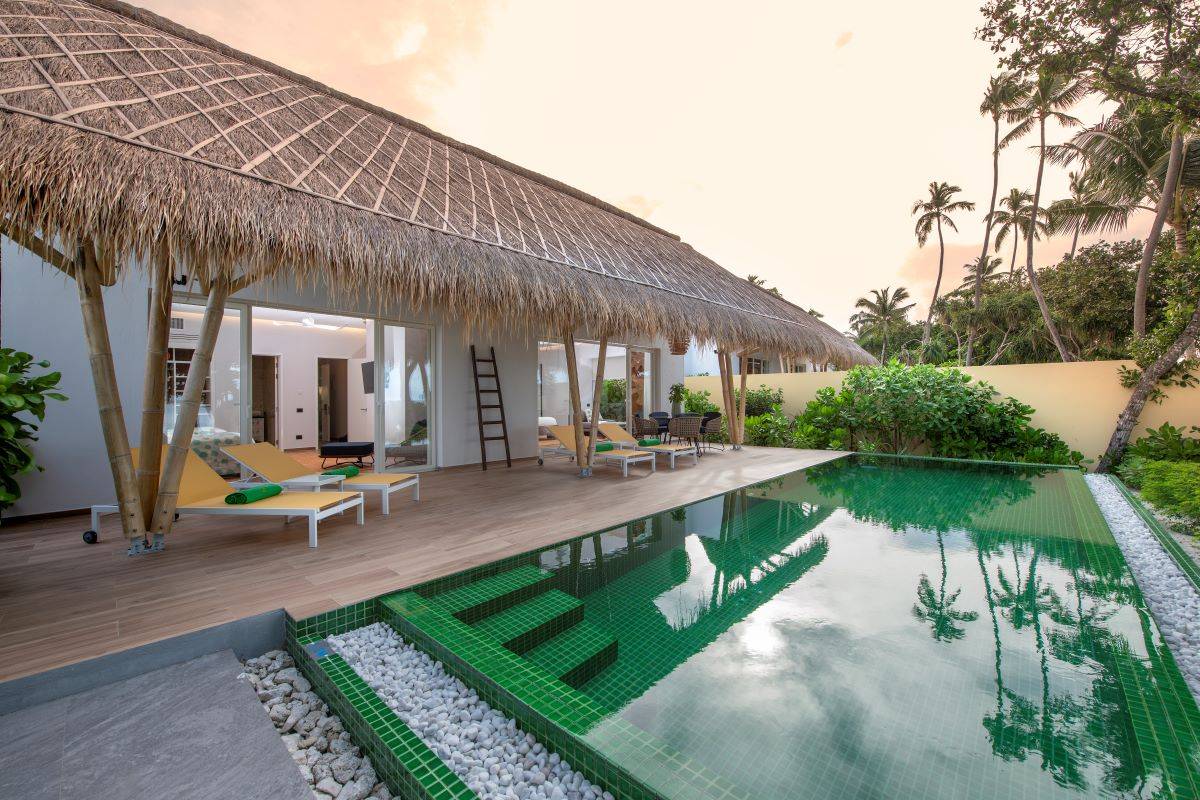 Emerald Maldives Resort & Spa, Malediven, Family Beach Villa with Pool, Terrasse mit Pool