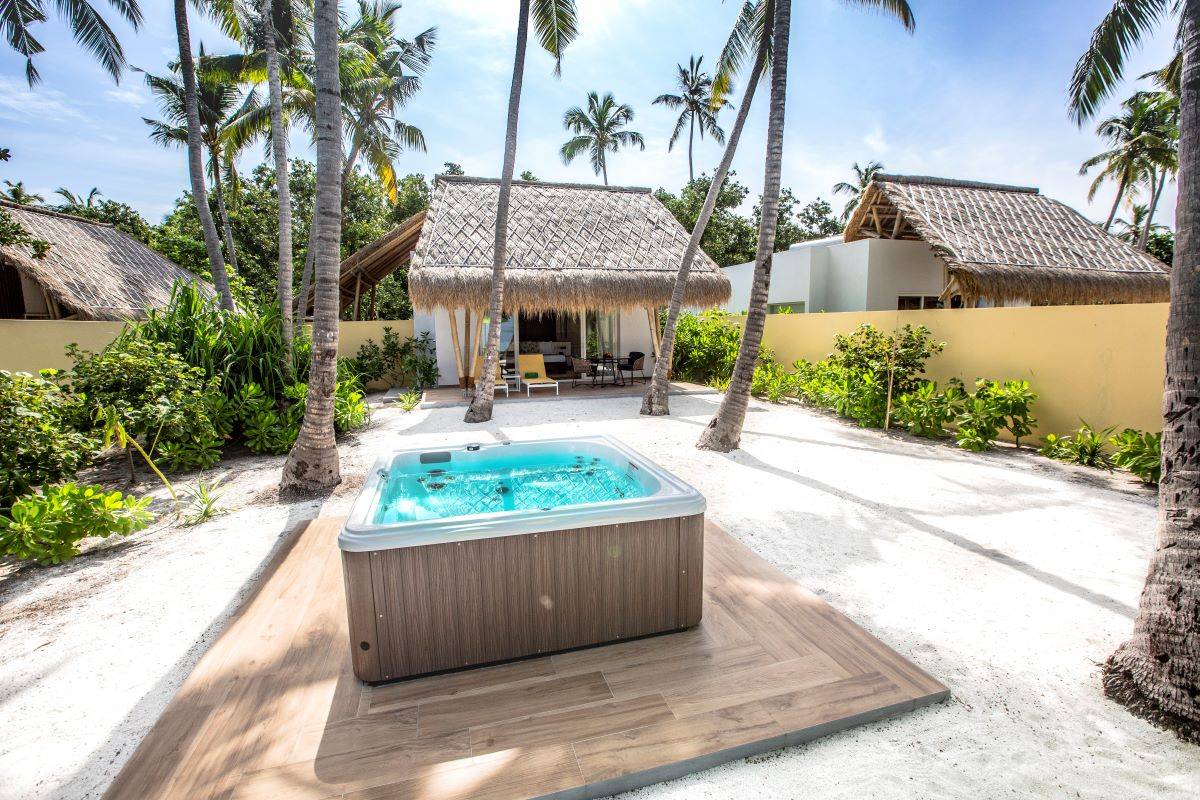 Emerald Maldives Resort & Spa, Malediven, Jacuzzi Beach Villa, Jacuzzi