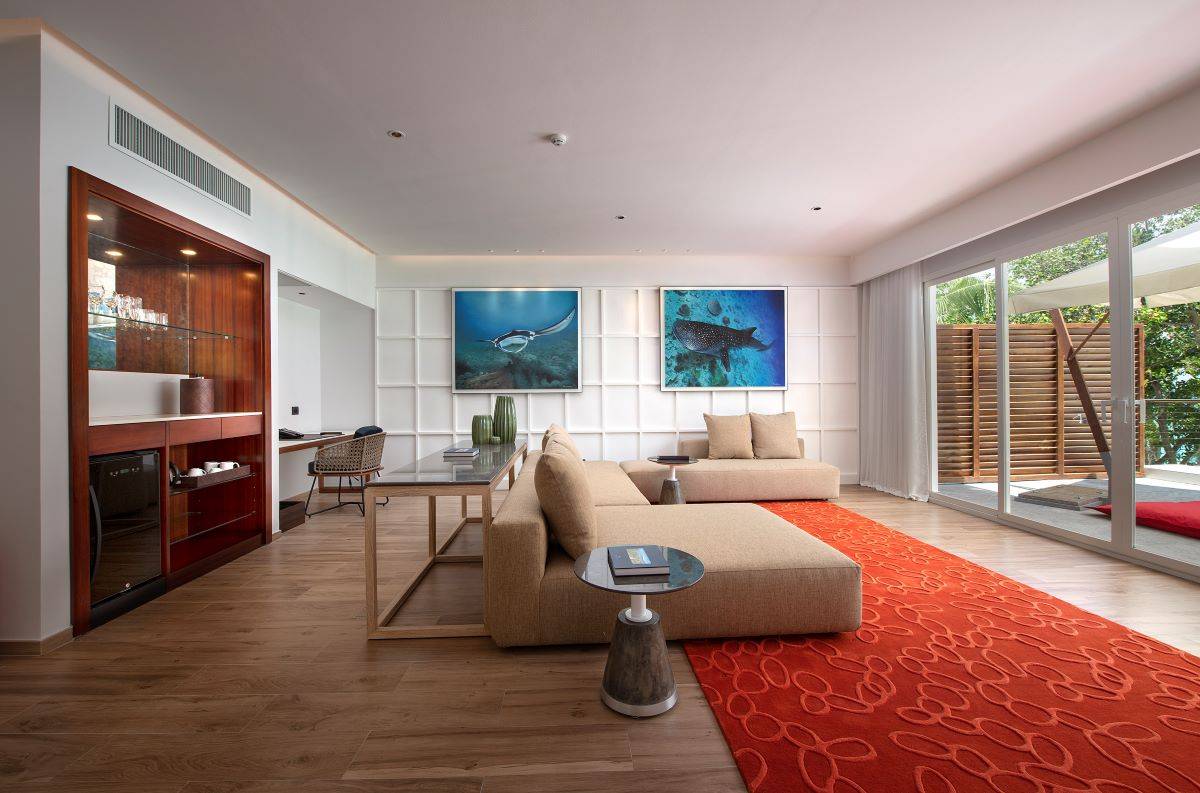 Emerald Maldives Resort & Spa, Malediven, Royal Beach Villa, Wohnbereich