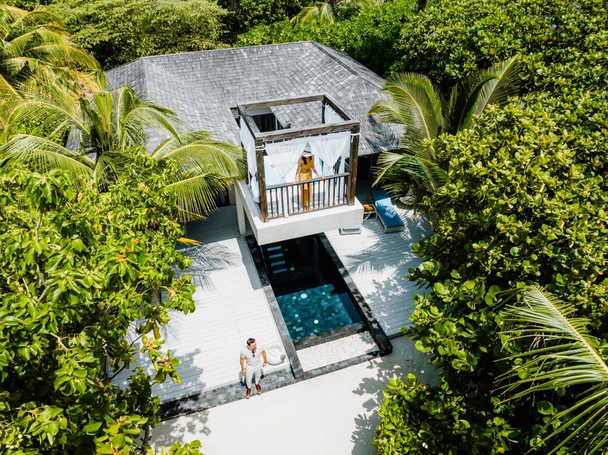 Beach Pool Villa Sunset / Deluxe