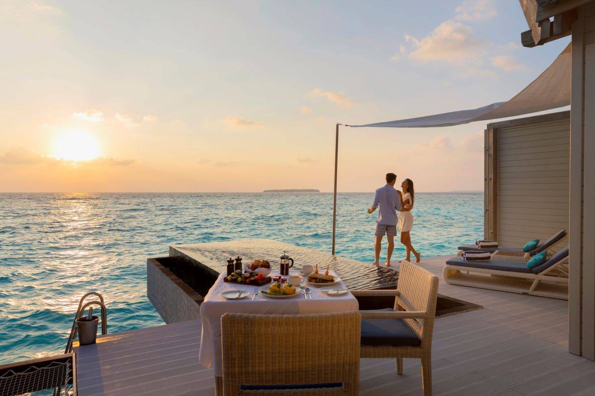 Overwater Pool Villa Lagoon / Sunrise /Ocean