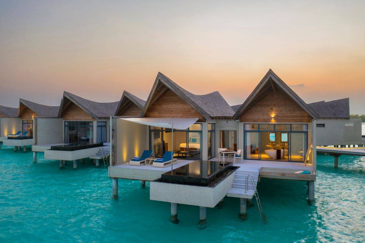 Overwater Pool Villa Lagoon / Sunrise /Ocean