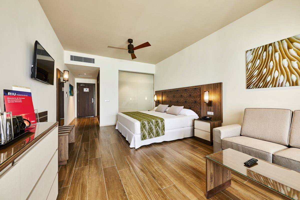 RIU Atoll, Malediven, Double Room, Schlafzimmer