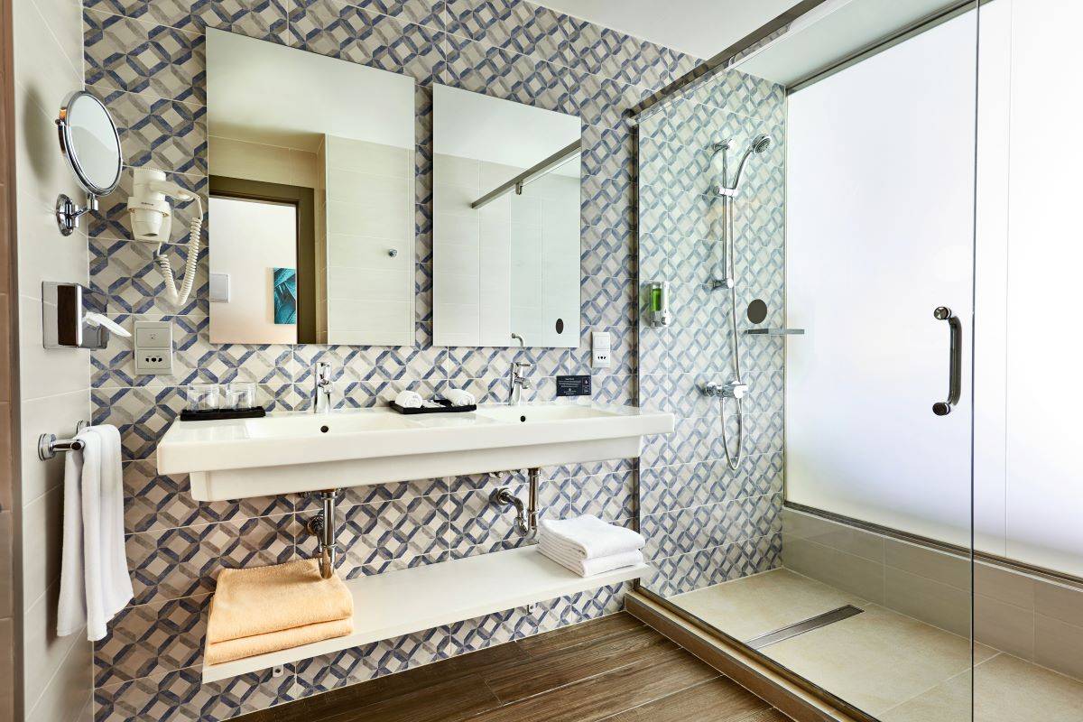 RIU Atoll, Malediven, Double Room, Badezimmer