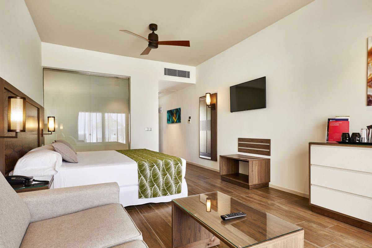 RIU Atoll, Malediven, Beach Room, Schlafzimmer