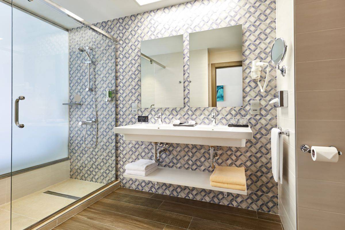 RIU Atoll, Malediven, Beach Room, Schlafzimmer