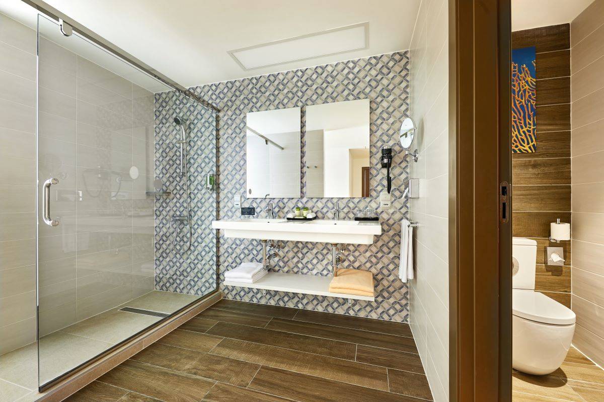 RIU Atoll, Malediven, Overwater Junior Suite, Badezimmer