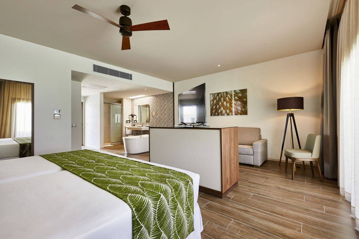 RIU Atoll, Malediven, Overwater Superior Junior Suite, Schlafzimmer