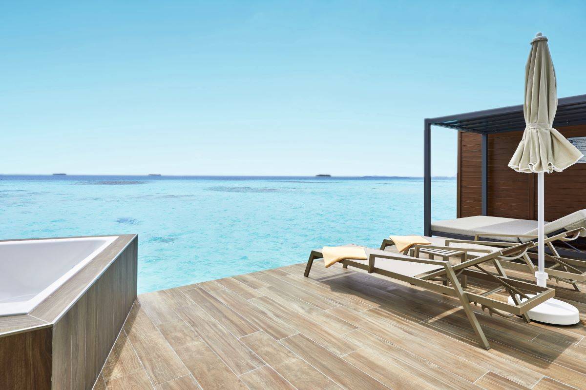 RIU Palace Maldivas, Malediven, Overwater Suite, Terrasse