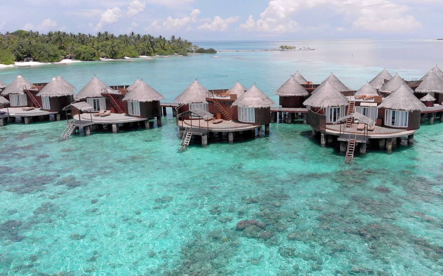 Nika_Island_Resort_Water_Villa_6