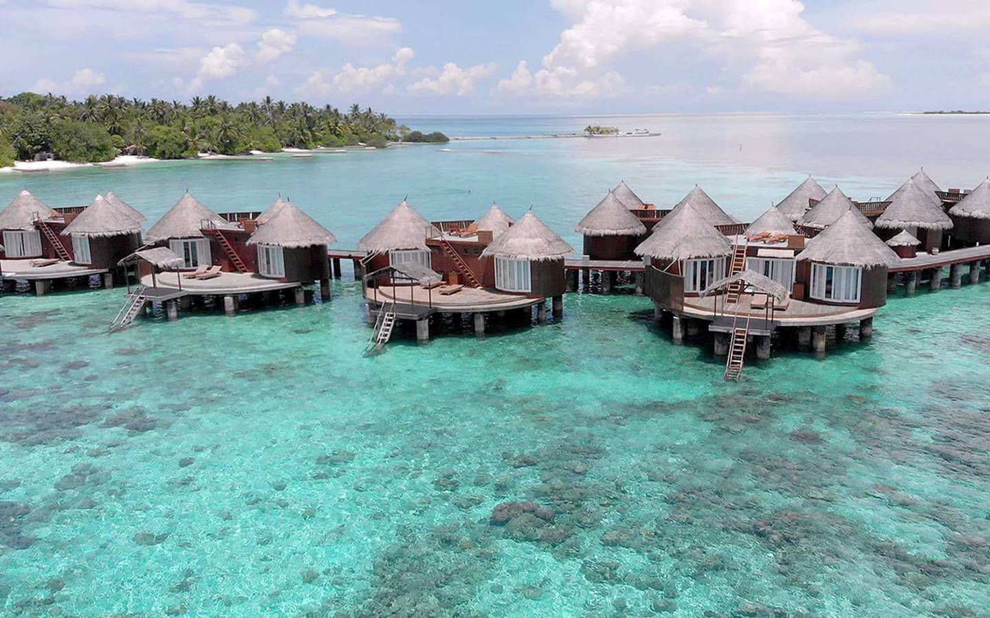 Nika_Island_Resort_Family_Water_Villa_5