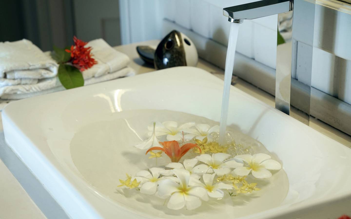 Nika_Island_Resort_Family_Water_Villa_2