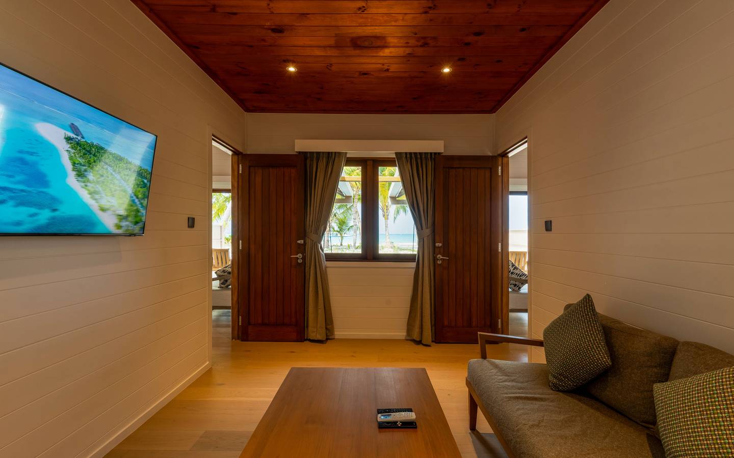 Meeru_Island_Two_Bedroom-Beach-Pool-Villa-Aerial_Interieur_3