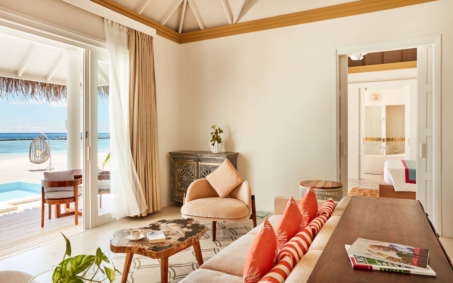 Sun Siyam Iru Veli, Malediven, Two Bedroom Beach Residence with Pool, Wohnzimmer