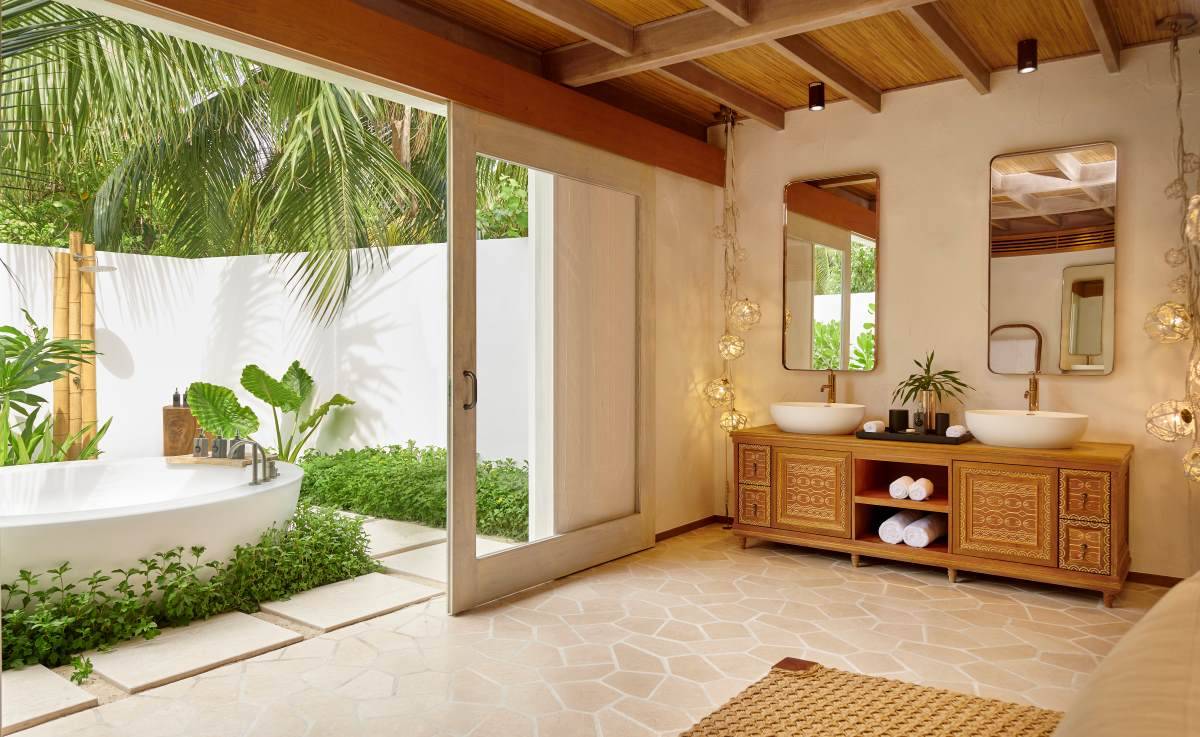 Bad, Deluxe Beach Sunset Villa with Private Pool, Fairmont Maldives Sirru Fen Fushi