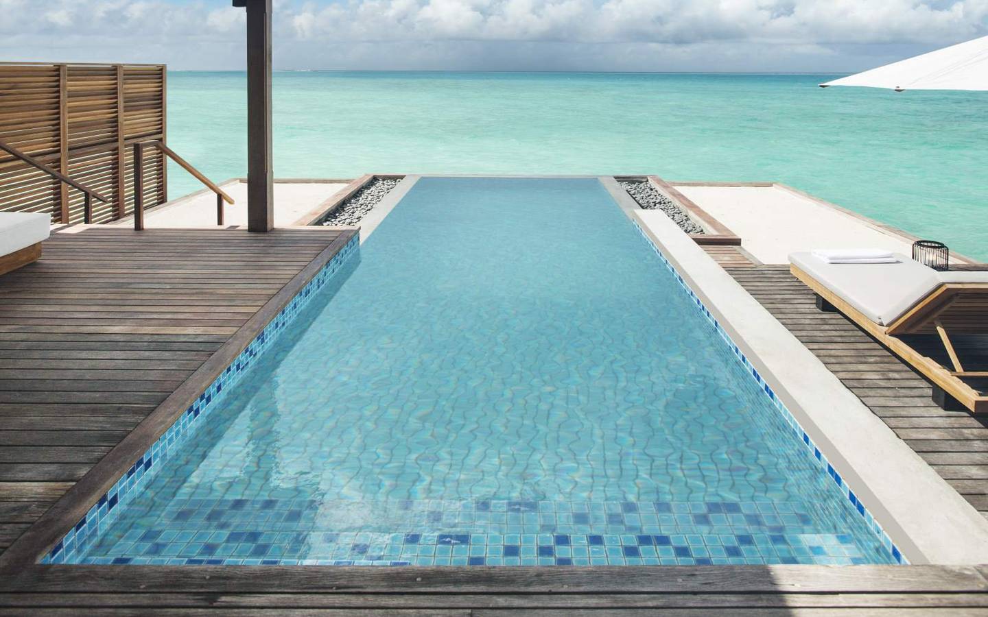 Grand Water Sunset Villa with Private Pool, Fairm