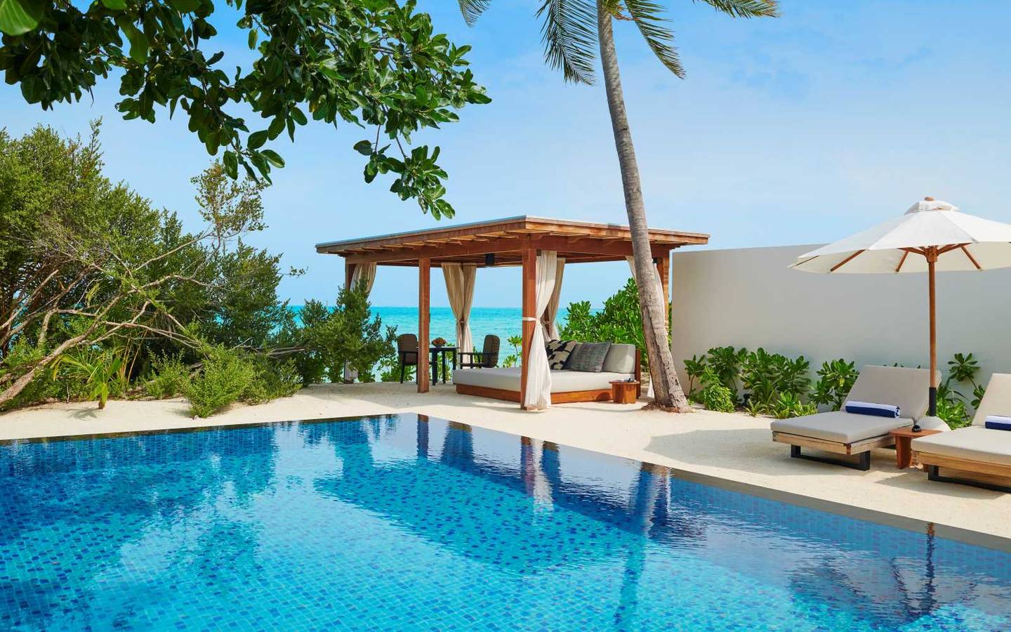 Two Bedroom Beach Sunset Villa, Fairmont Maldives Sirru Fen Fushi