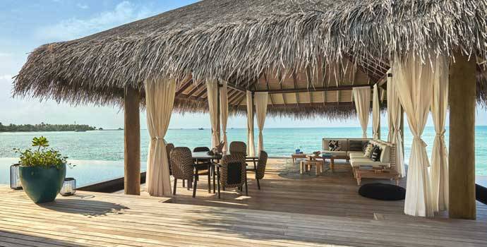 Terrasse, Three Bedroom Water Sunset Villa, Fairmont Maldives Sirru Fen Fushi