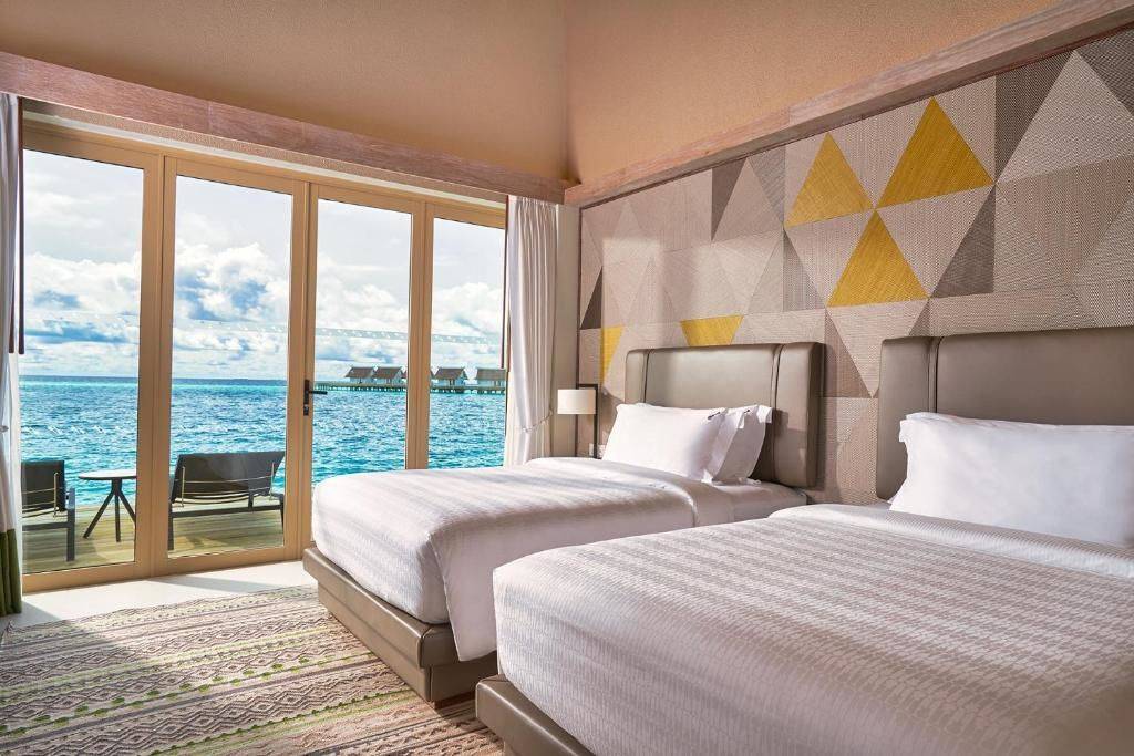 2. Schlafzimmer, Rock Royalty Overwater Pool Villa (2-Bedroom)