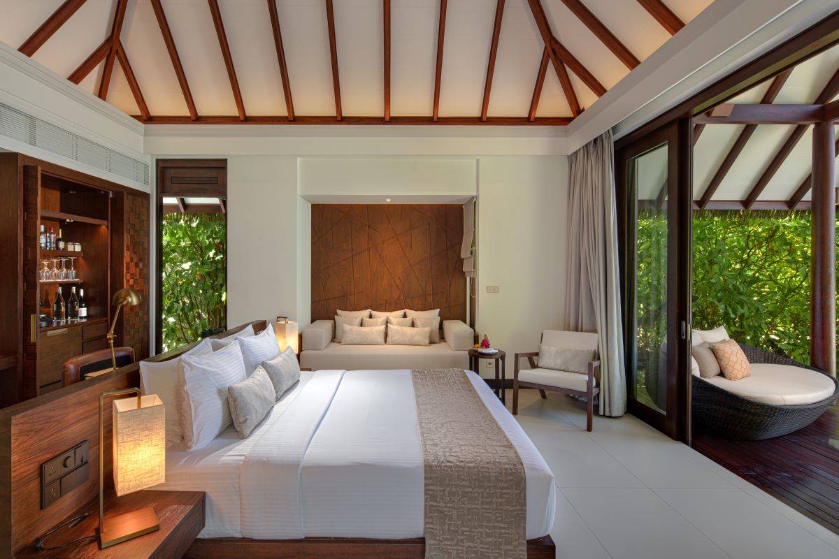 Heritance Aarah, Beach Villa, Schlafzimmer mit Ausgang zur Terrasse