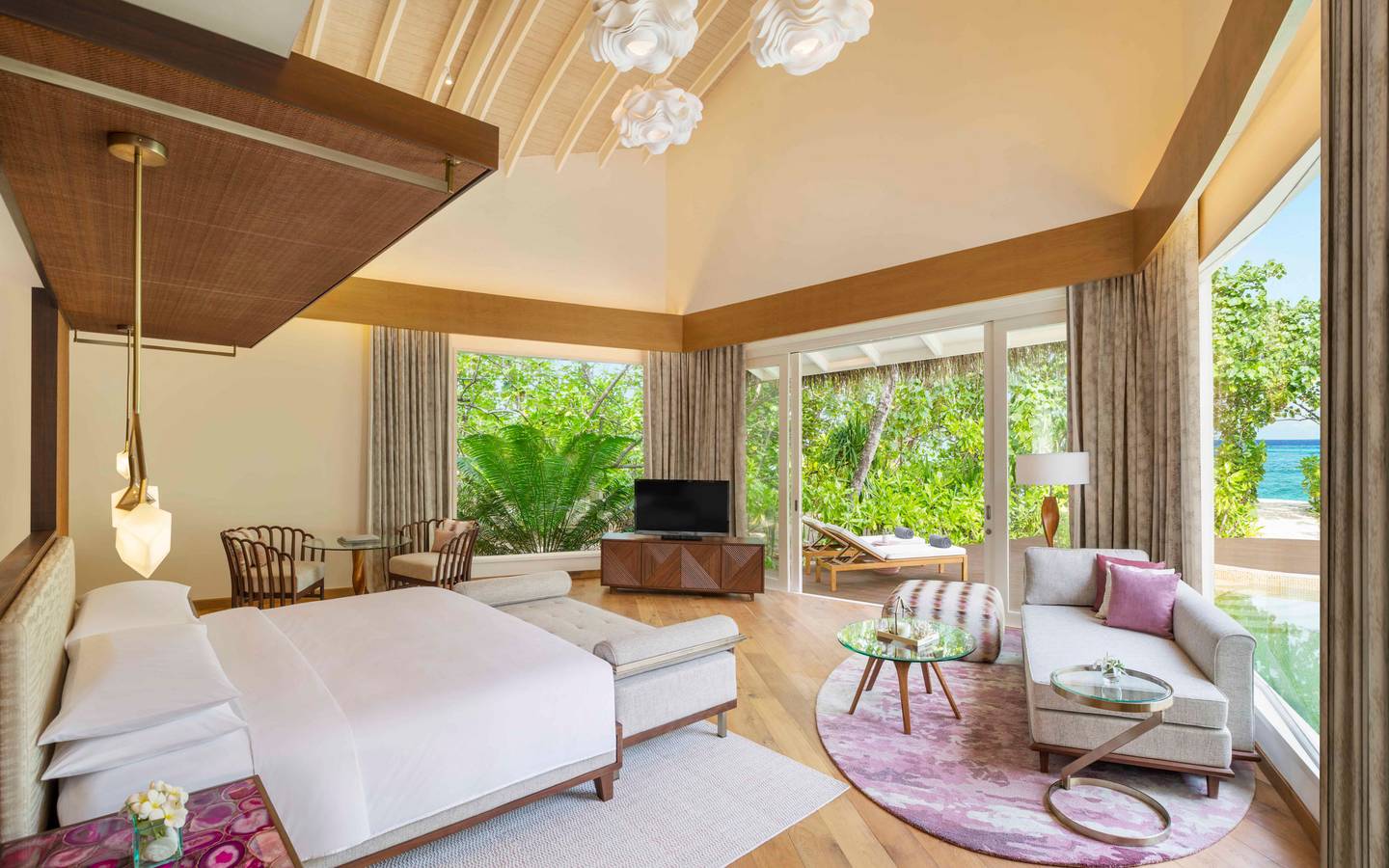 JW_Marriott_Maldives_Beach_Pool_Villa-Bedroom_2