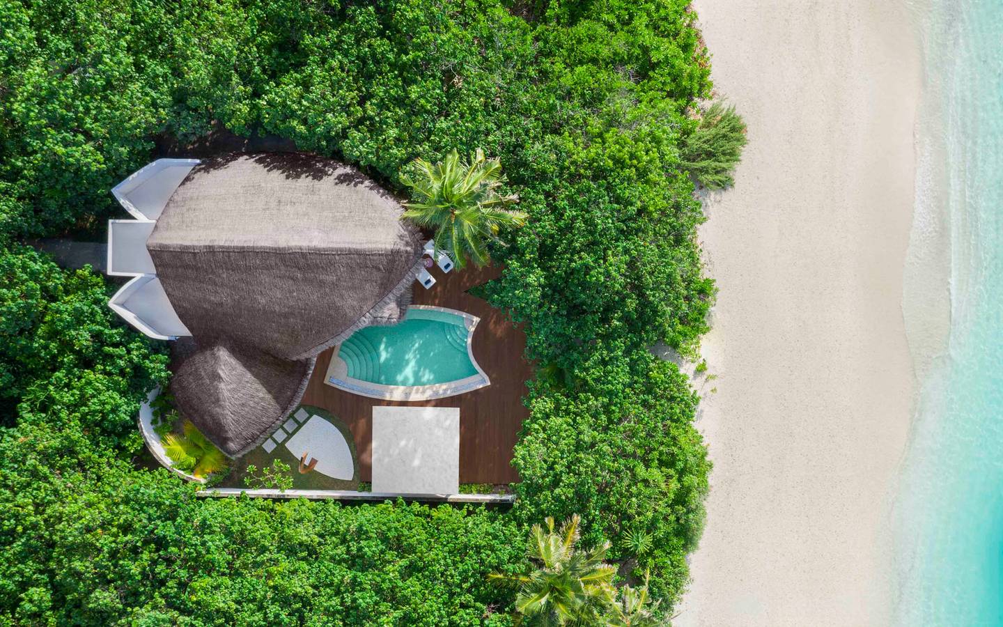JW_Marriott_Maldives_Beach_Pool_Villa-Aerial_1