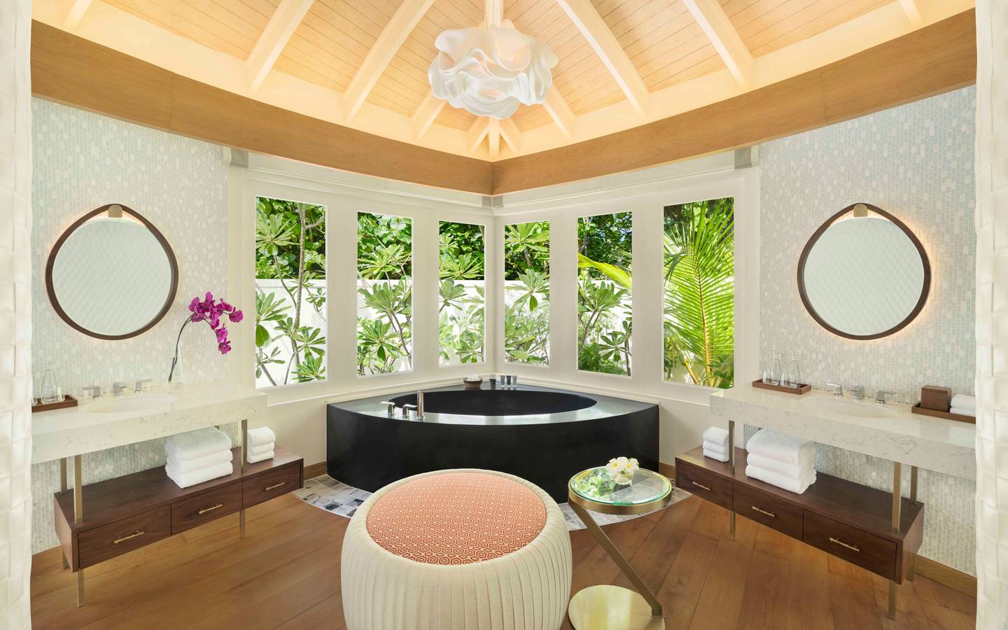 JW_Marriott_Maldives_Beach_Pool_Villa-Bathroom_1