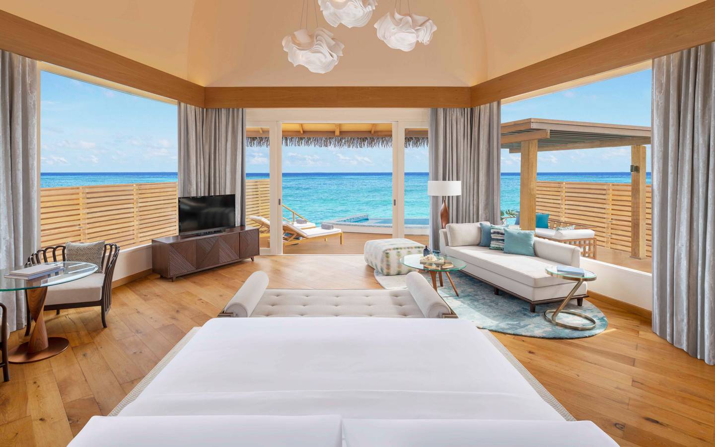 JW_Marriott_Maldives_Overwater_Pool_Villa_Sunset_Sunrise_Living_1