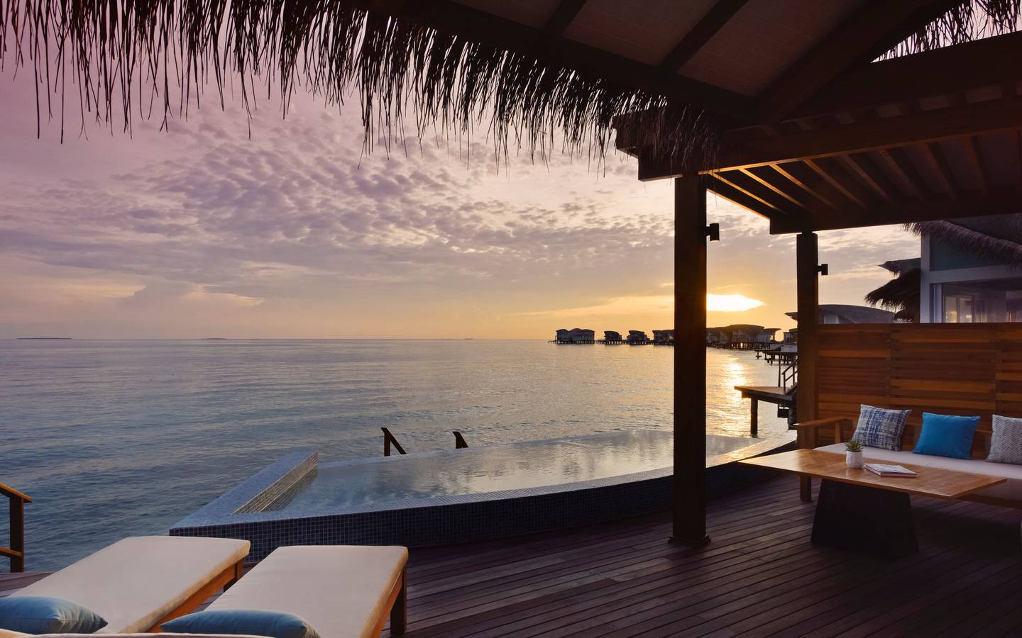 JW_Marriott_Maldives_Overwater_Pool_Villa_Sunset_Sunrise_Sunset