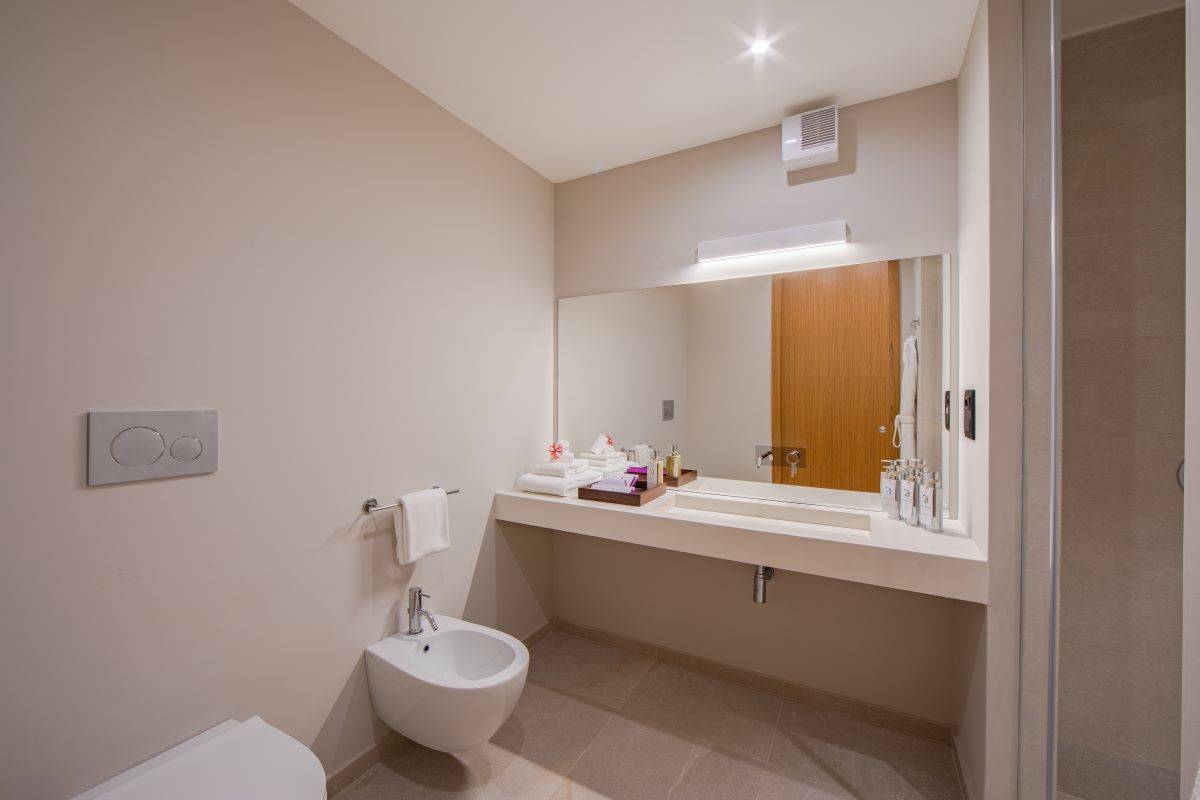 Cinnamon Velifushi Maldives, Malediven, Superior Beach Loft, Badezimmer