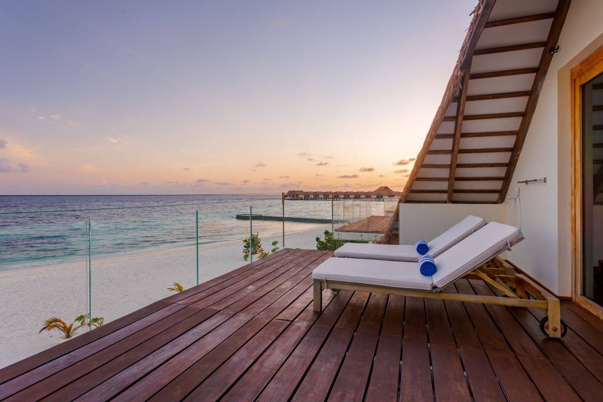 Cinnamon Velifushi Maldives, Malediven, Superior Beach Loft, Terrasse mit Meerblick