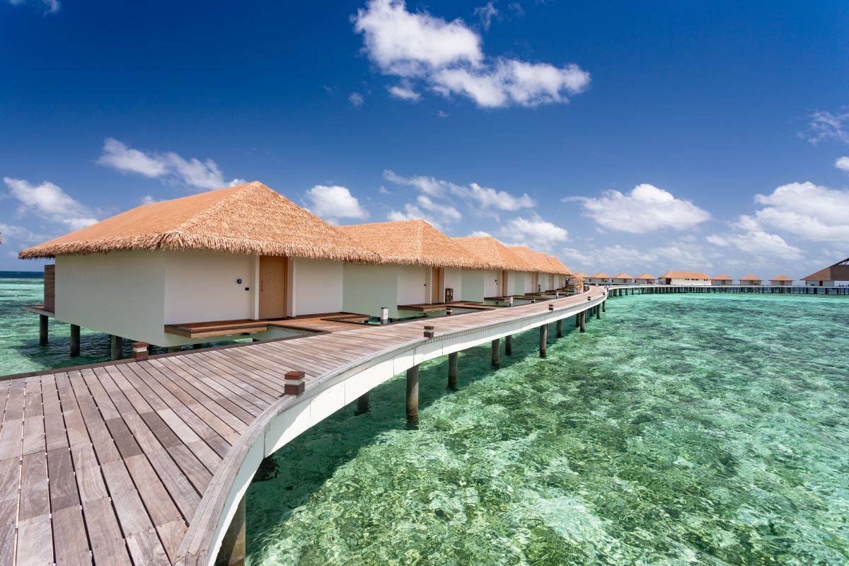 Cinnamon Velifushi Maldives, Malediven, Sunset Water Bungalow with Jacuzzi, Wasser Bungalow mit Steg