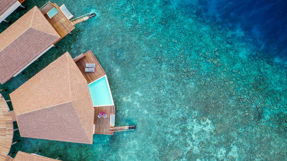 Cinnamon Velifushi Maldives, Malediven, Water Suite with Pool, Luftaufnahme Wasser Suite