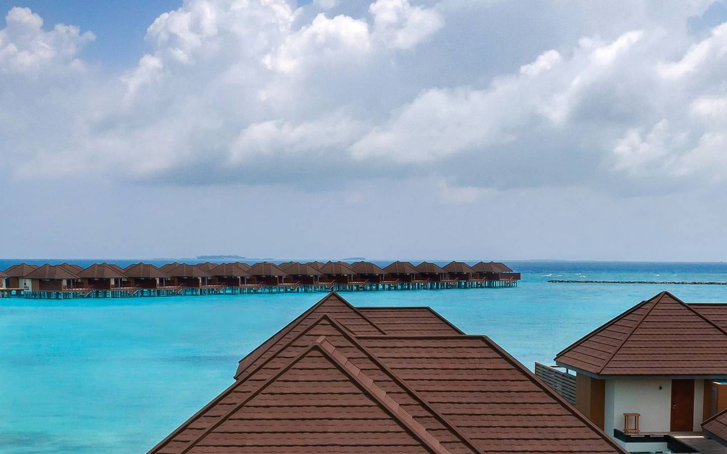 varu-by-atmosphere-maldives-water-villa-with-pool-frontview