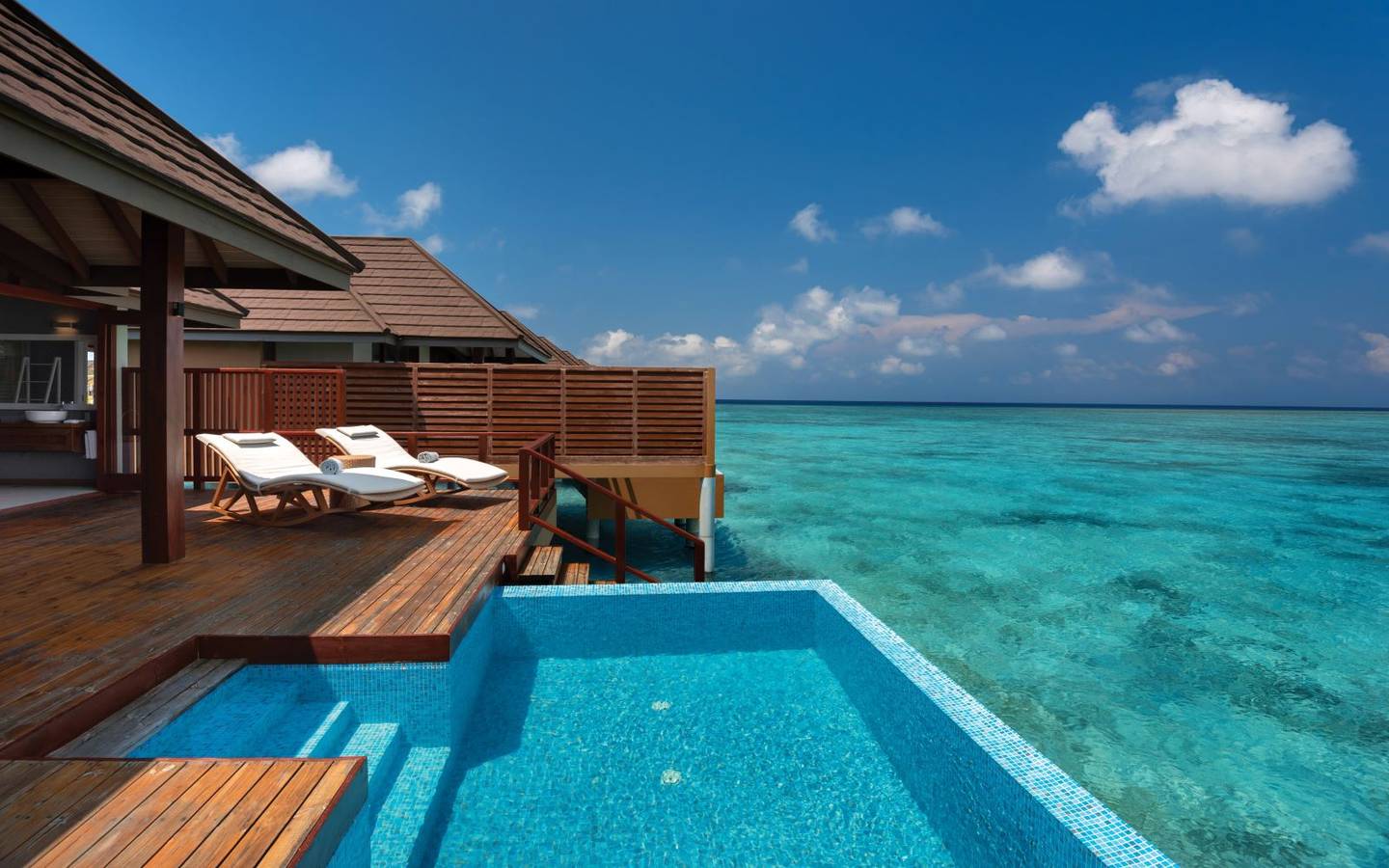 varu-by-atmosphere-maldives-water-villa-with-pool-infinity-pool