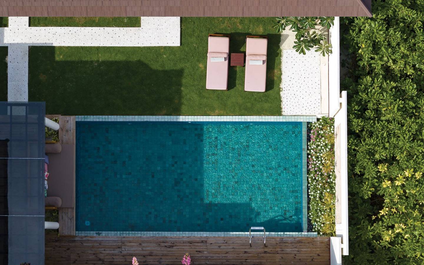 varu-by-atmosphere-maldives-the-majlis-suite-pool-aerial