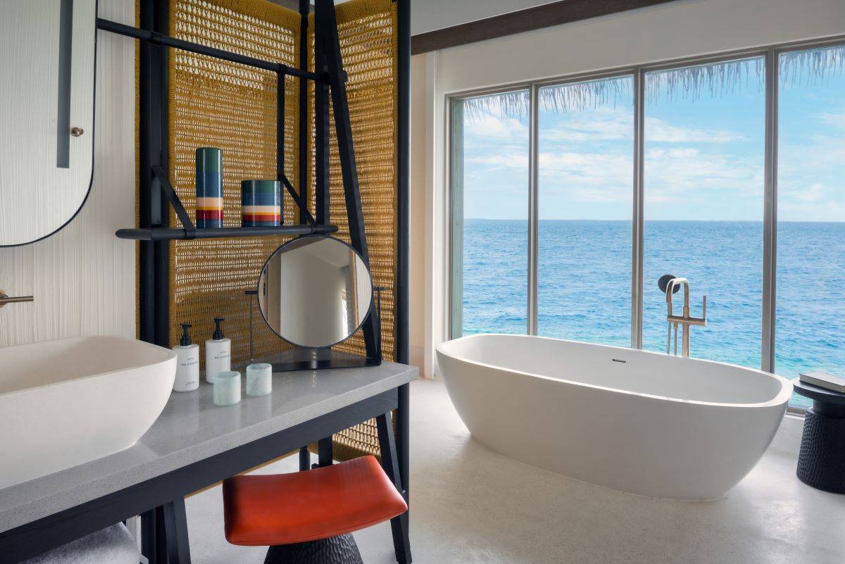 InterContinental Maldives Maamunagau Resort, One Bedroom Lagoon Pool Villa, Badezimmer